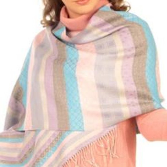 Mini Geometric Shawl/Scarf. Made in Peru - Picture 2 of 7